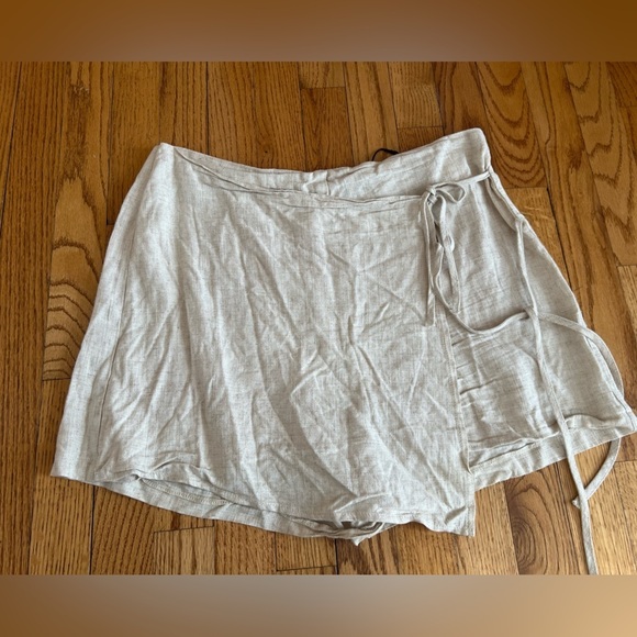 Stradivarius ASOS Women's Cream Shorts Skort Skirt Wrap Tie Size XL Summer Linen - Picture 3 of 5